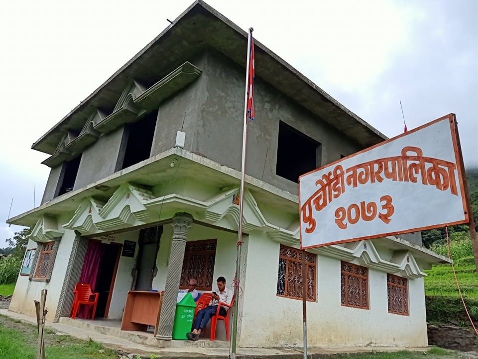 पुर्चौंडी नगरपालिकाले भाडामा लिएका जिपलाई एम्बुलेन्सको रुपमा प्रयोग गर्ने 